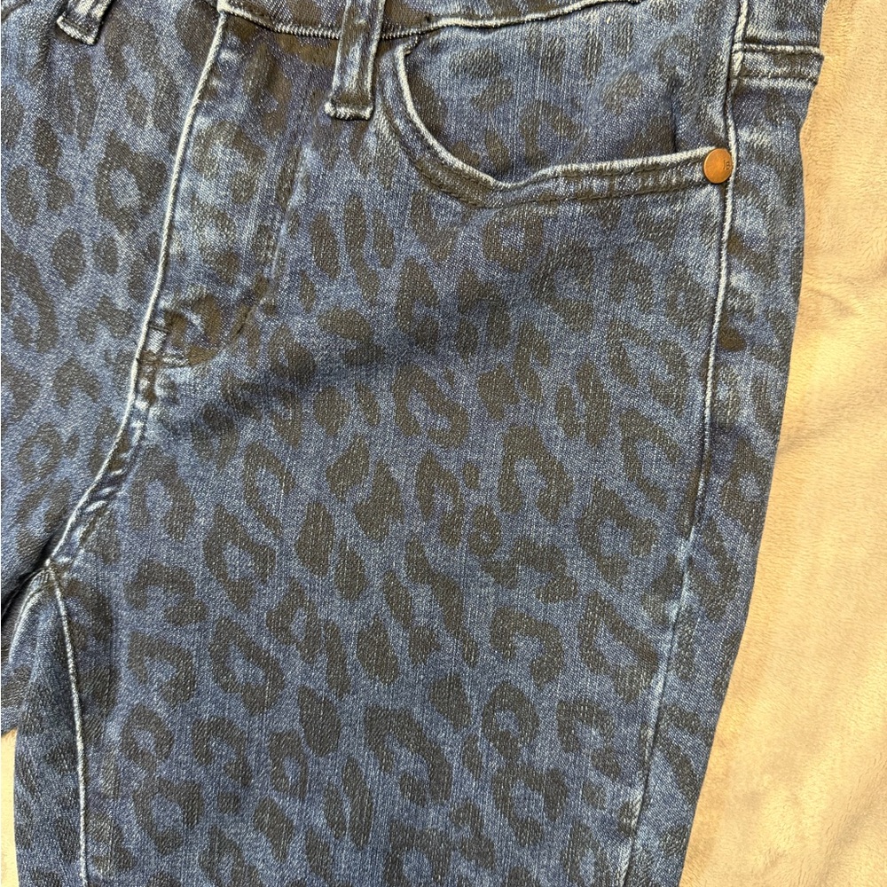 Judy Blue Mid Rise Medium Wash Cheetah Print Skinny Jeans Women’s Size 0/24 - Picture 4 of 5